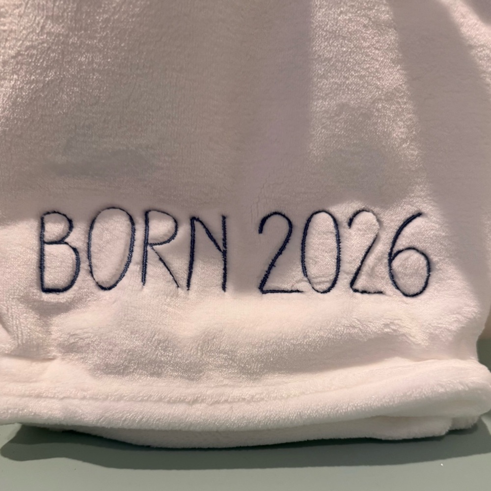 Super Soft Logan & Lilly “Born 2026” Baby Blanket- NWT - Picture 2 of 5